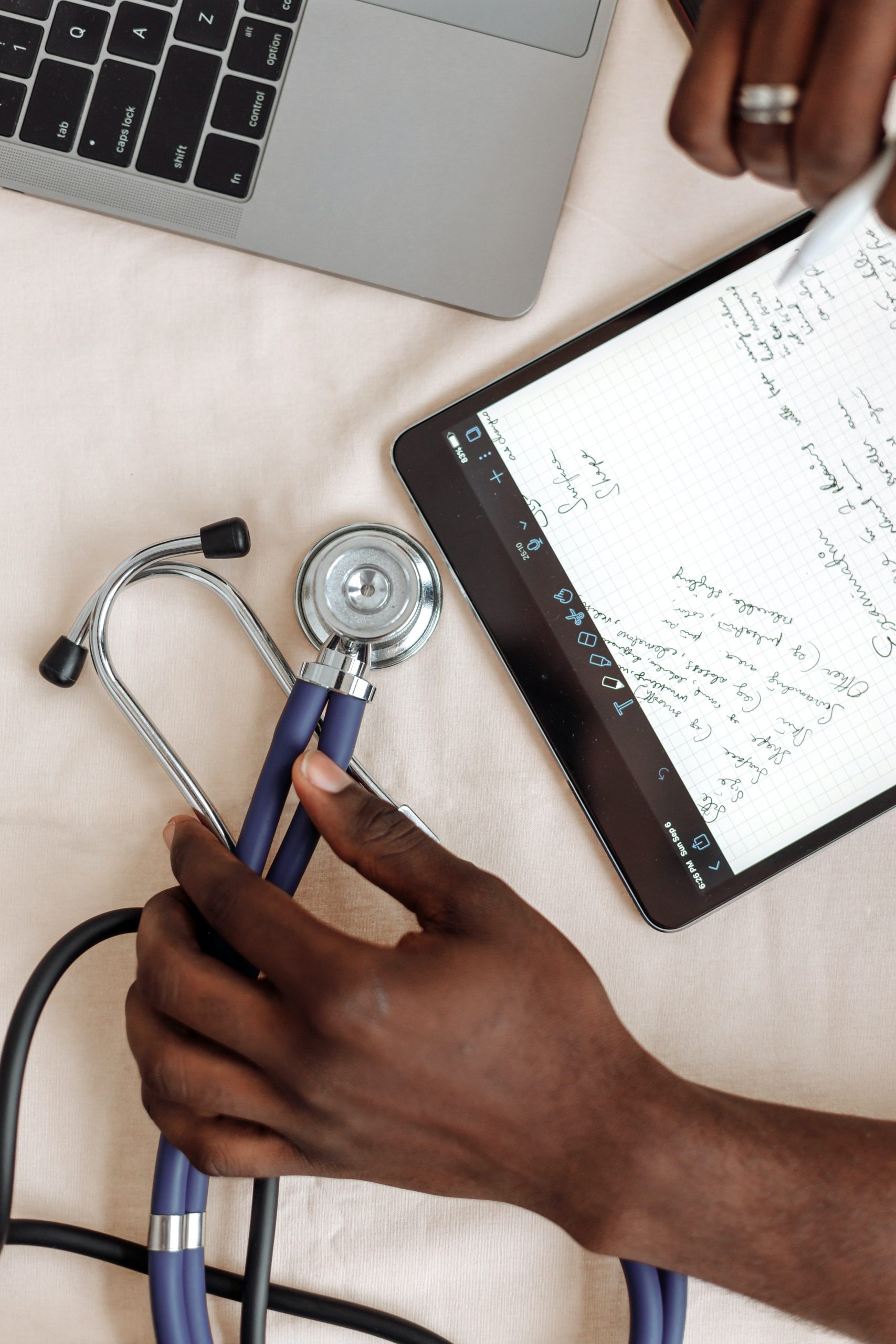 Perito Médico utilizando aplicaciones VDC